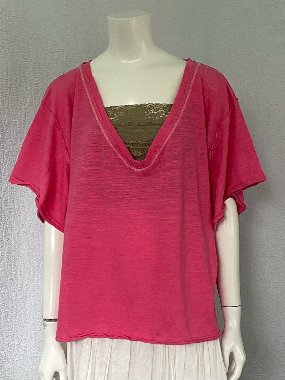 Free People Oversized Boyfriend Boxy V-Neck Short Sleeve Top Dark Pink sz XS S